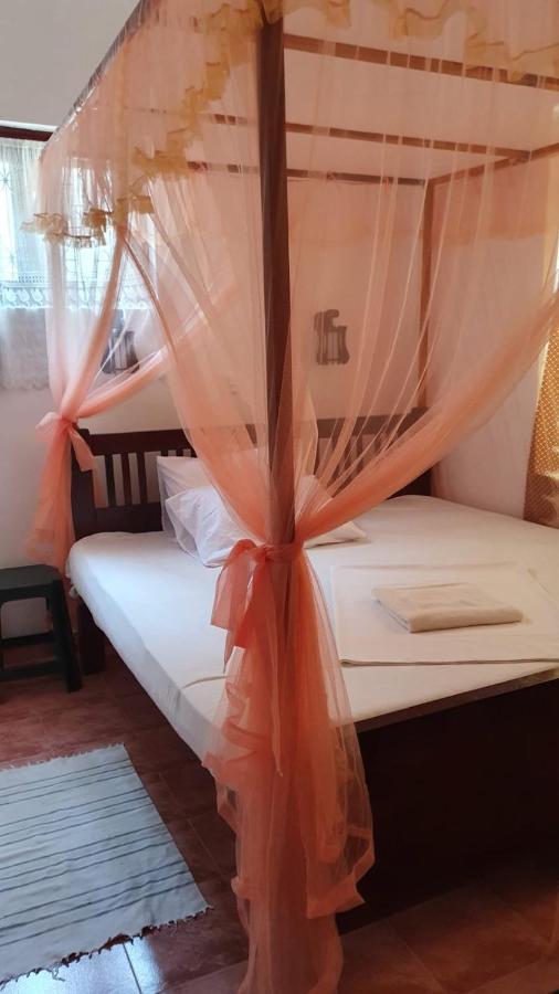 Guesthouse Kind And Love Hikkaduwa Kültér fotó