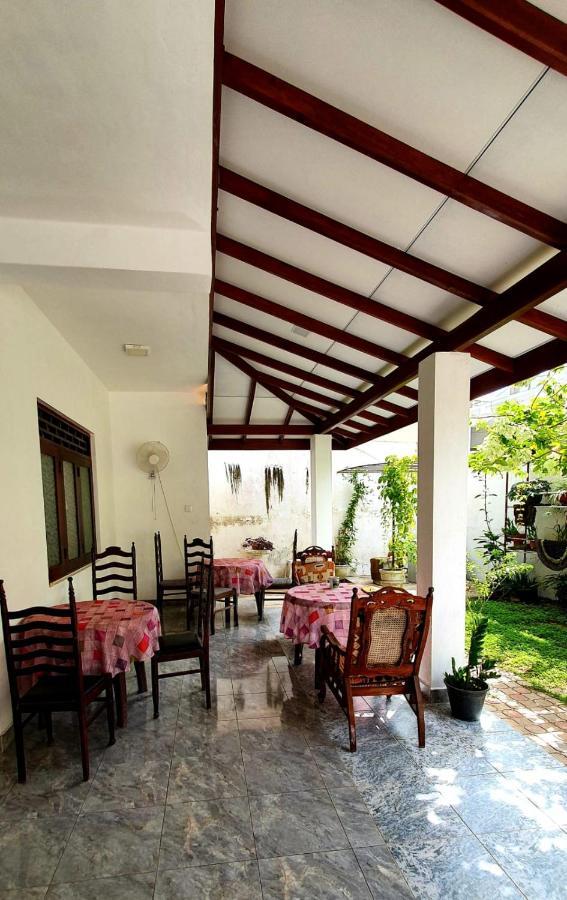 Guesthouse Kind And Love Hikkaduwa Kültér fotó